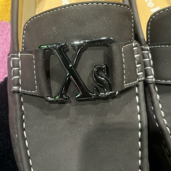 Gently used shoes loafers for men 100% authentic looks like new - Picture 5 of 8